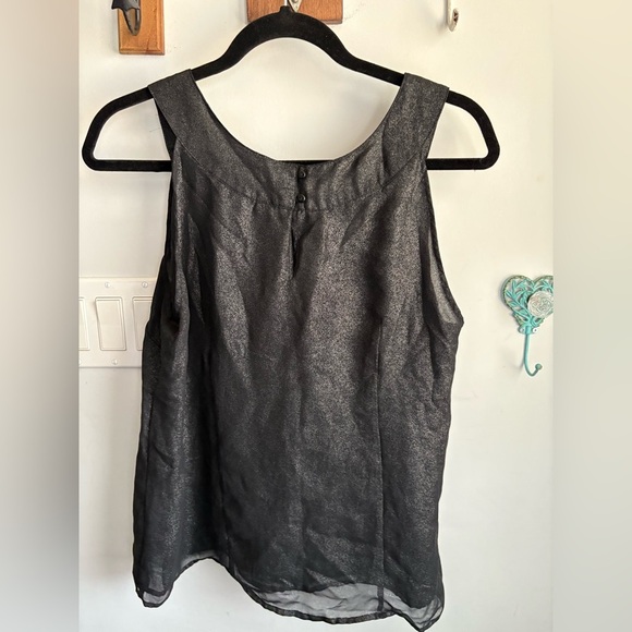 Elegant Black Ruffle Sleeveless Top - Picture 3 of 6